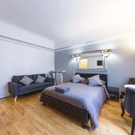 Private Studio - Avenue Des Champs-Elysees Apartment Paris Exterior photo